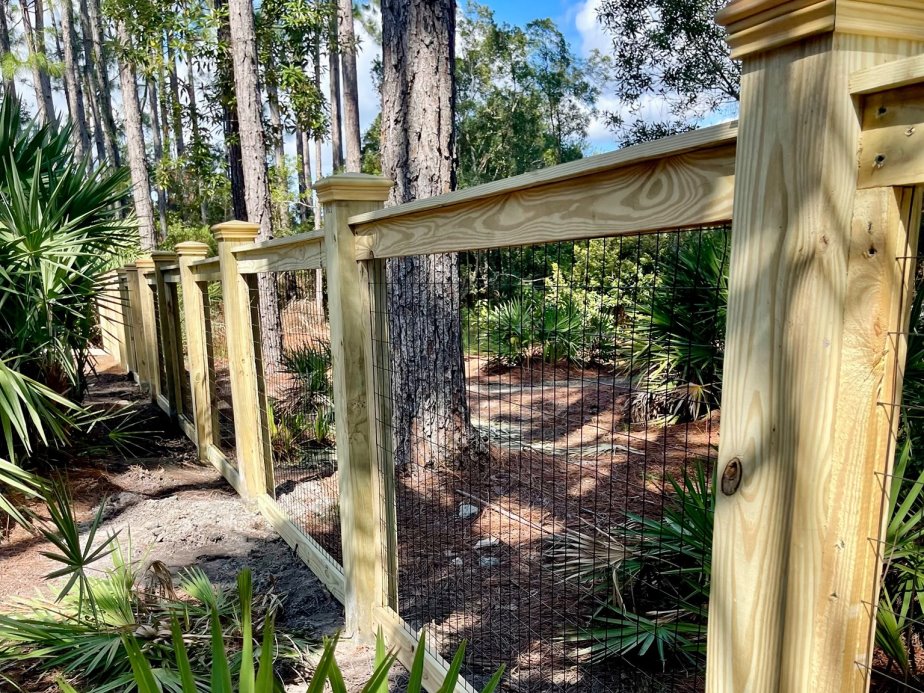 wood fence Mary Esther Florida