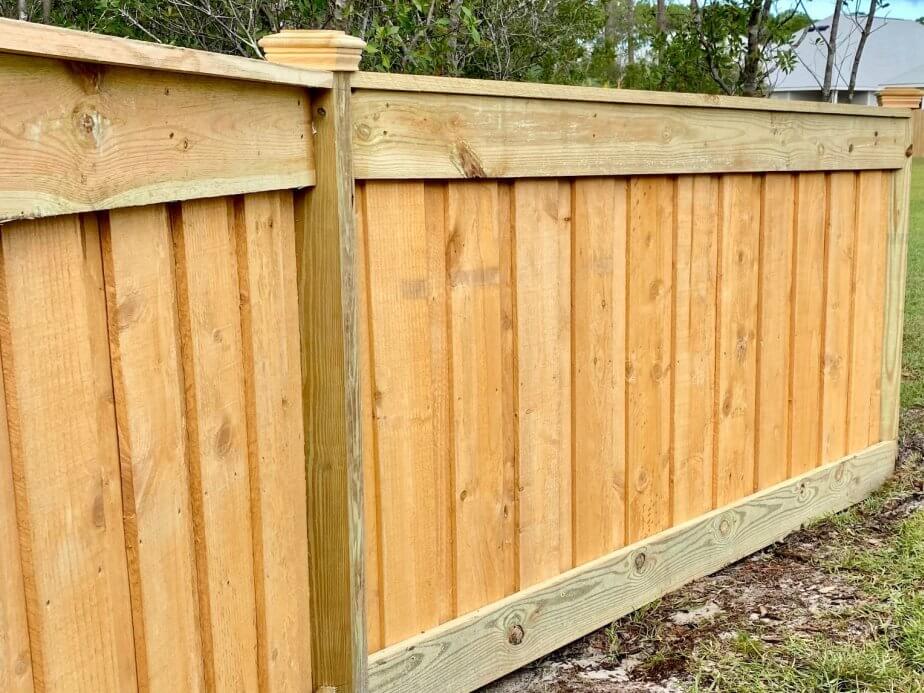 Board on board residential wood fencing in the Pensacola, Florida area.